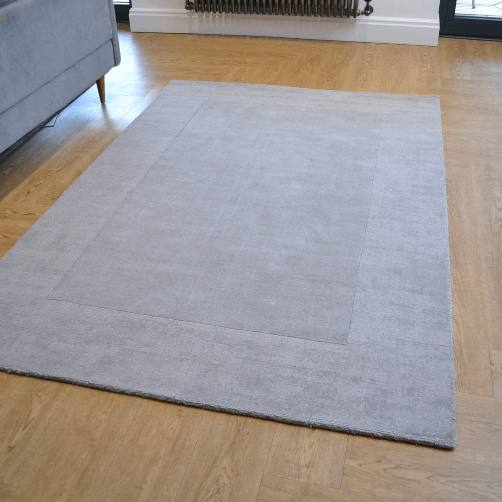 Handloom Plain Carved Border Wool Rugs in Grey